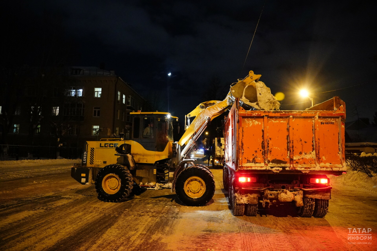 Мэрия Казани: Снегоплавильные пункты не могут сразу принять весь вывозимый с улиц снег