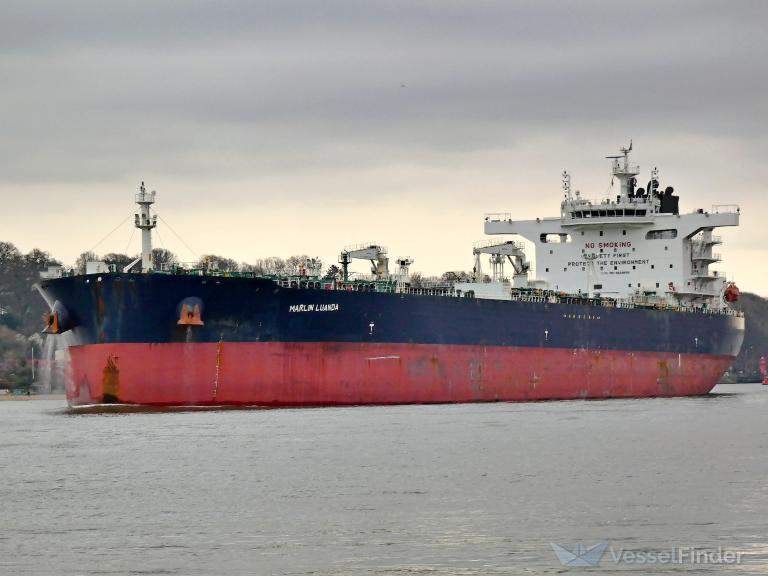 Хуситы атаковали в Красном море танкер с купленной у России нафтой