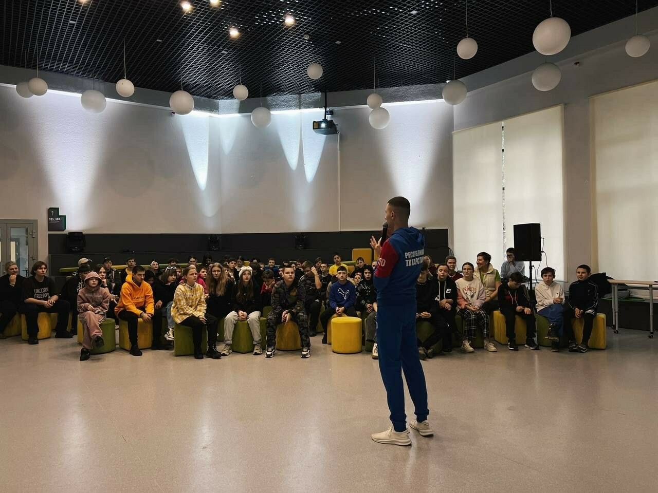 В крымском центре «Сәләт — Ак Барс» для ребят из ЛНР организовали кинопоказ