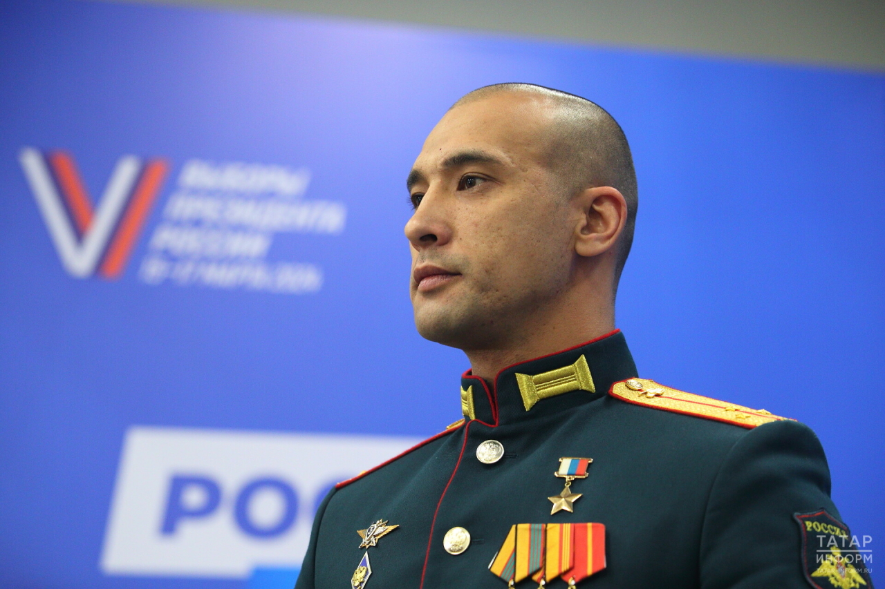 Герой РФ Баксиков: «Татарстан активно поддерживает выдвижение Путина в Президенты»