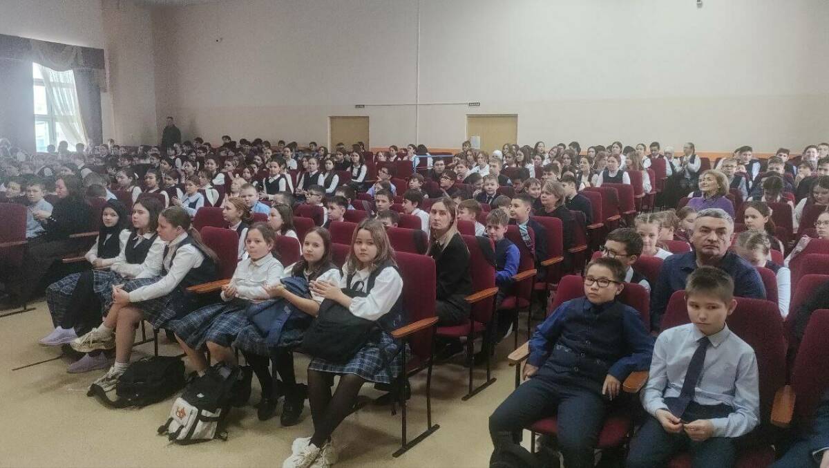 «Гарантирует независимость и процветание»: в Кукморе прошел концерт ко Дню Конституции РФ