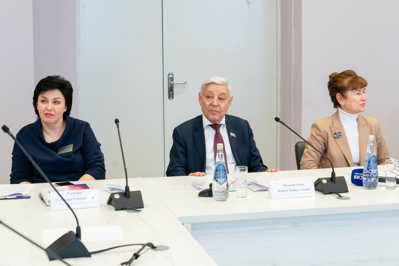 Фарид Мухаметшин стал участником парламентского урока «Выбираем будущее» в лицее Казани