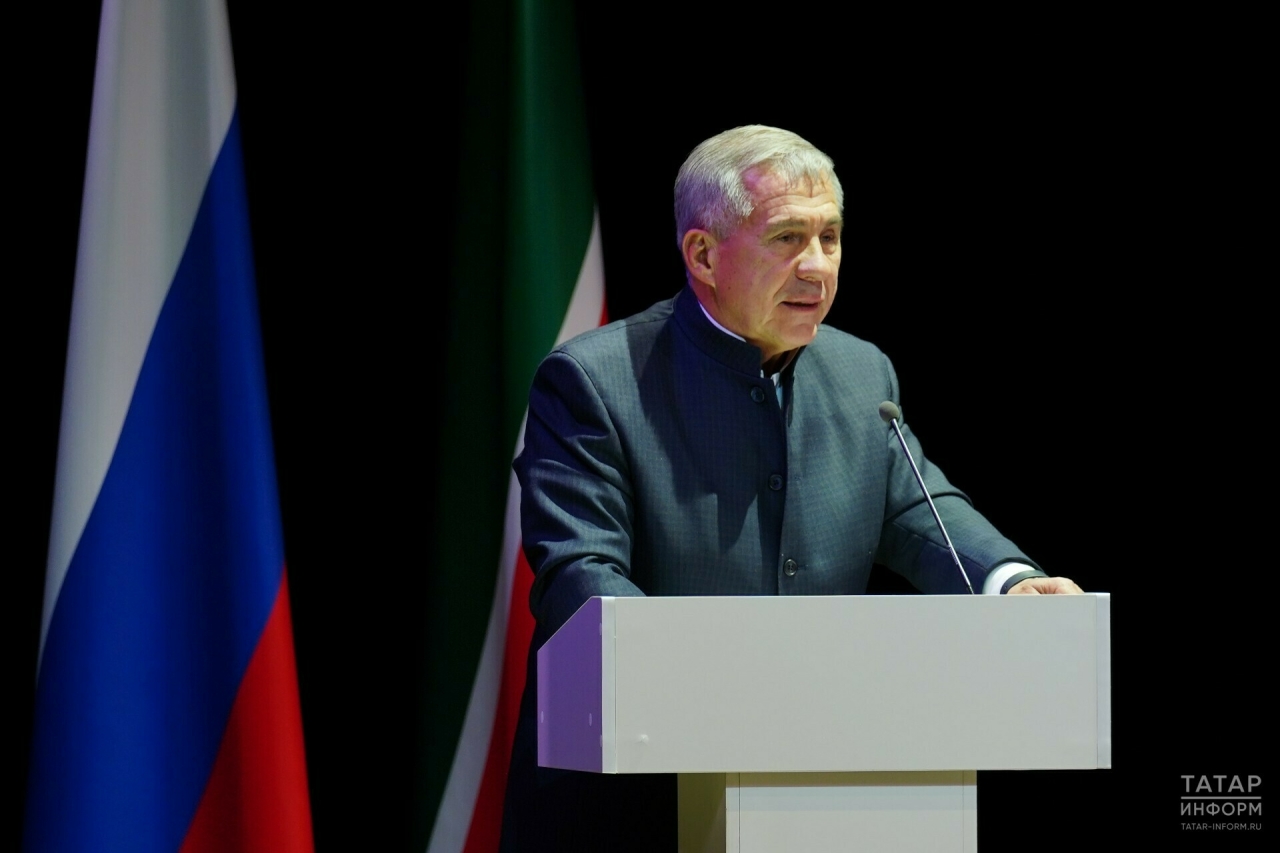 «Результат огромного труда»: Минниханов поблагодарил Минэкономики РТ за успешную работу