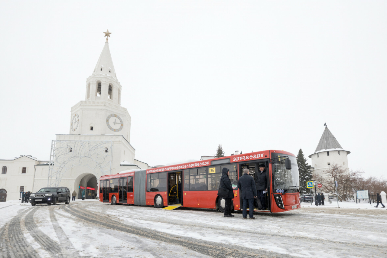 В Казани в первый рейс отправился новый автобус-гармошка