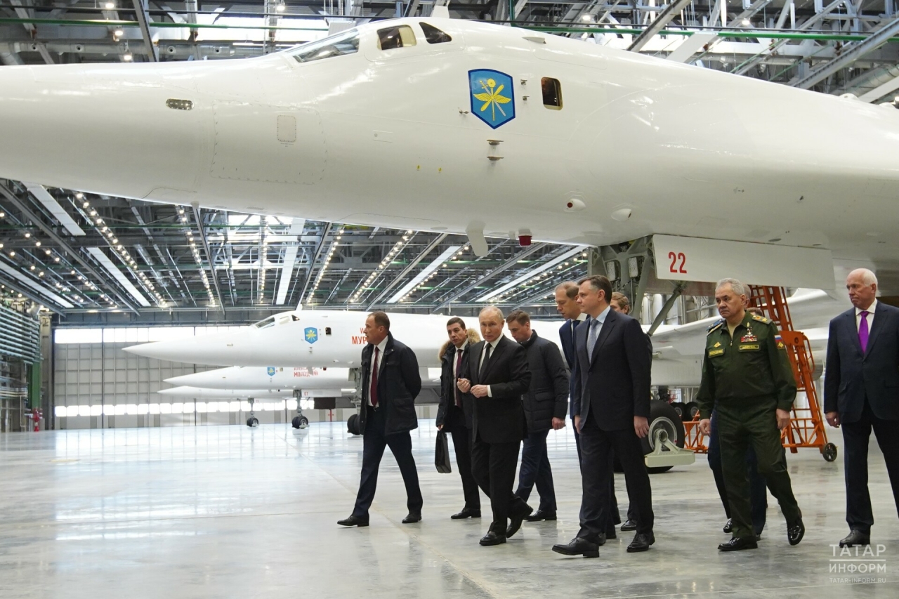 Белый лебедь «Минтимер Шаймиев» и стратегические «тушки»: что показали Путину в Казани