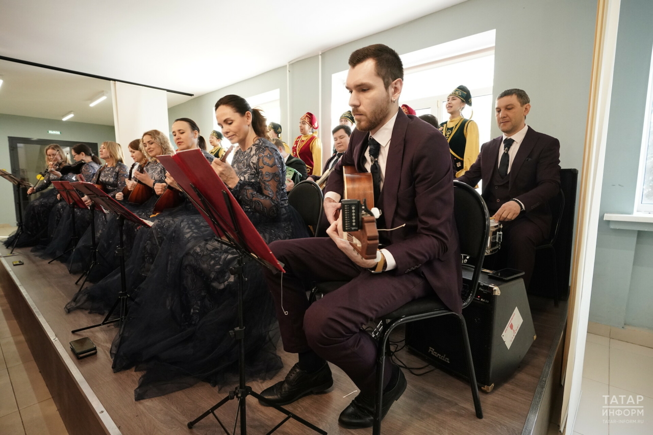 Оркестр «Казань Нуры» сыграл государственные гимны на открытии выборов в Казани