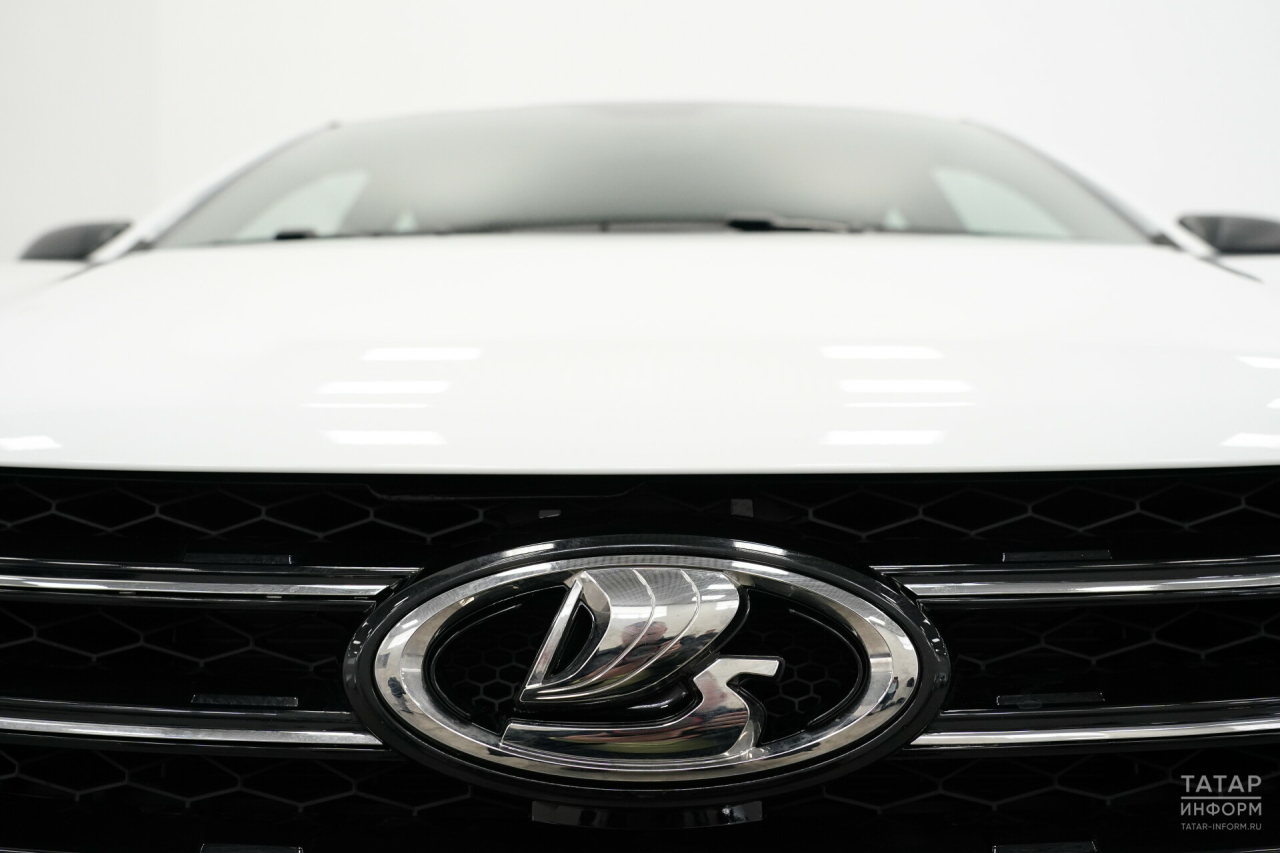 В эфире телемарафона «Всей семьей на выборы» разыграли третий автомобиль Lada Vesta