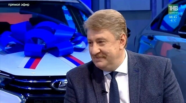 Ключи от авто, молодожены и гендер-пати: как проходит марафон «Всей семьей на выборы»