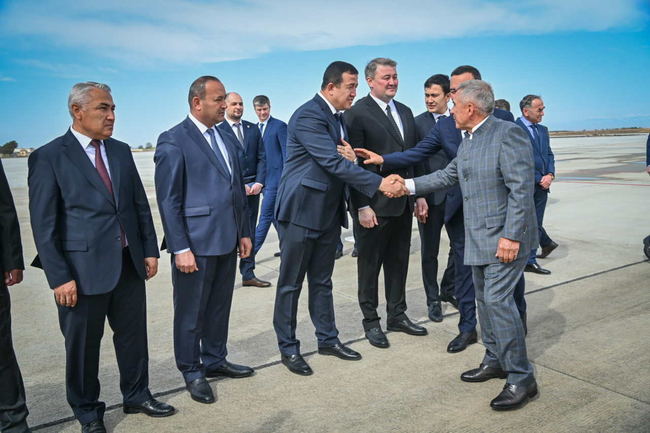 Потенциал на миллиард и точка входа на рынок: в чем цель визита Минниханова в Узбекистан