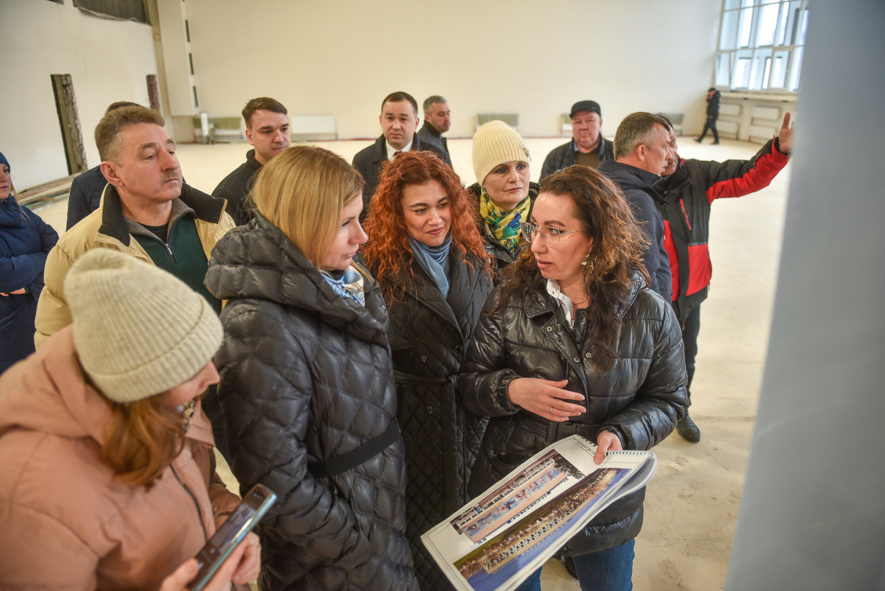 Партдесант оценил в Челнах капремонт центра детского творчества и спортивной школы