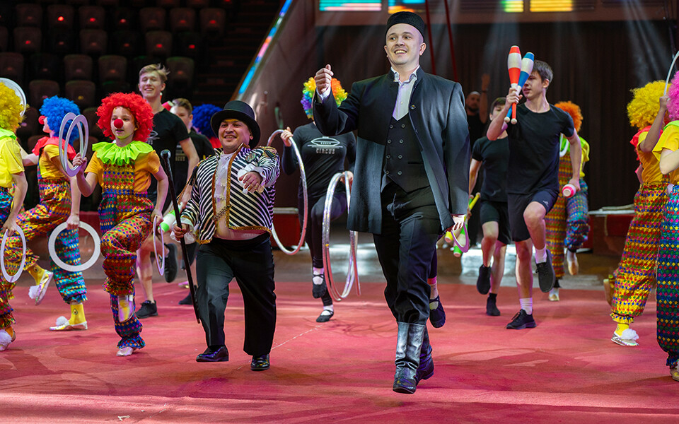 «Чтобы молодежь уловила символы Тукая»: Казанский цирк готовит шоу «На Сенном базаре»