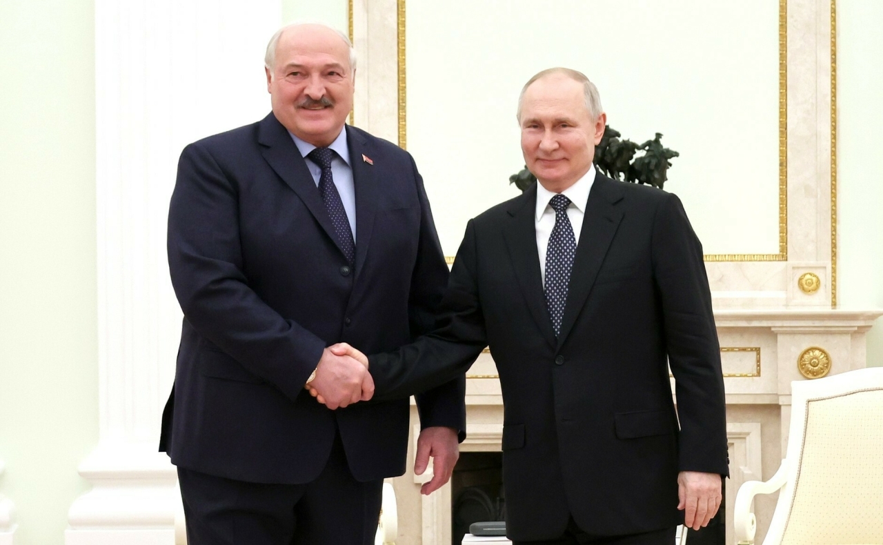 Путин в поздравлении Лукашенко обратил внимание на успехи Союзного государства