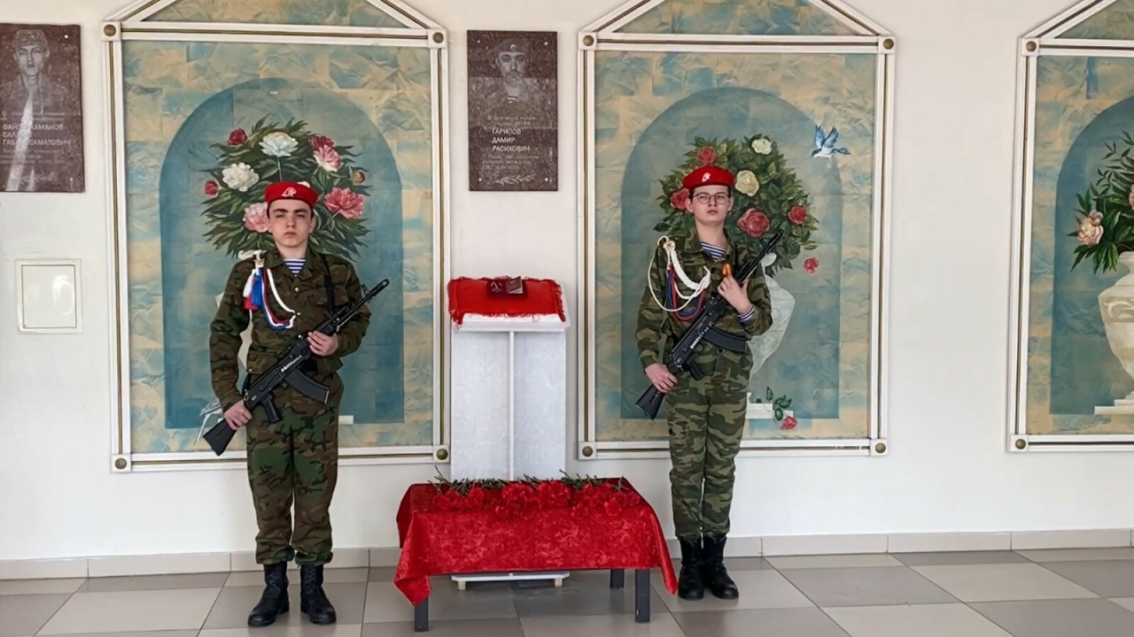В Нижнекамске открыли мемориальную доску в честь бойца СВО
