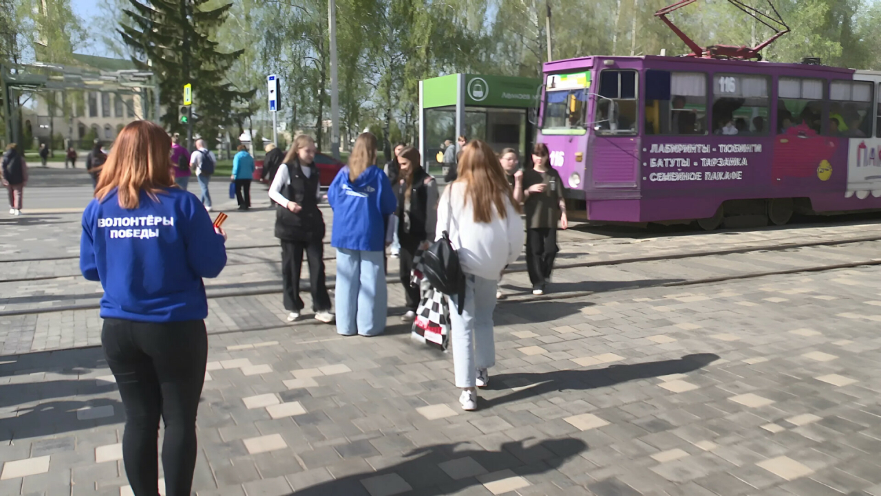 В скверах и парках Нижнекамска раздадут 50 тысяч георгиевских лент