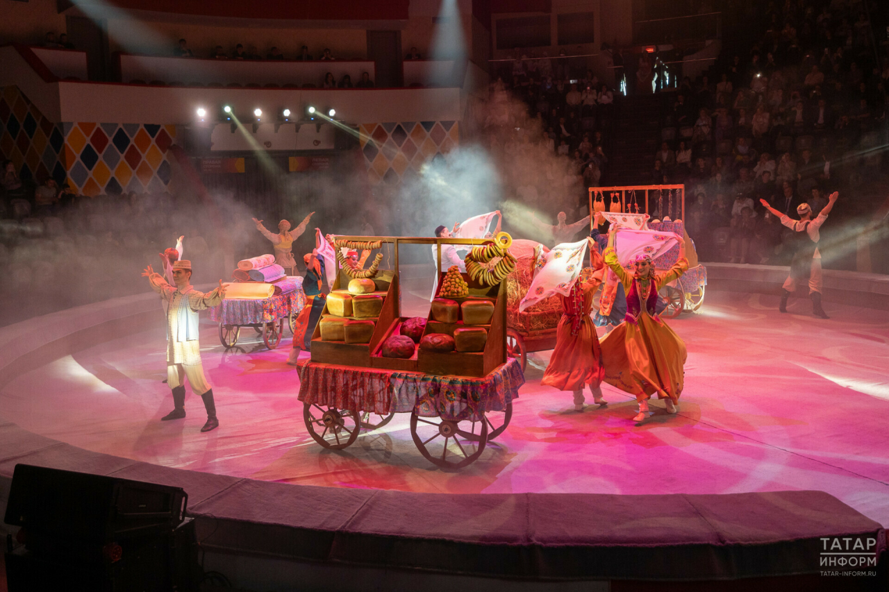 Ода родному языку: цирк Казани растрогал зрителей премьерой по Тукаю «На Сенном базаре»