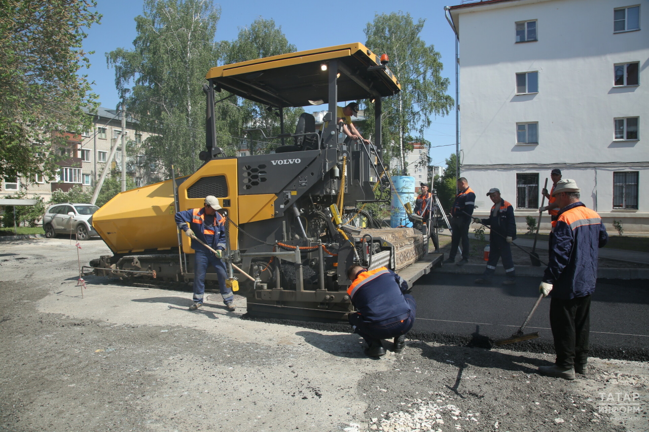 Дорожные работы по «Нашему двору» стартовали в Казани, Челнах и 22 районах Татарстана