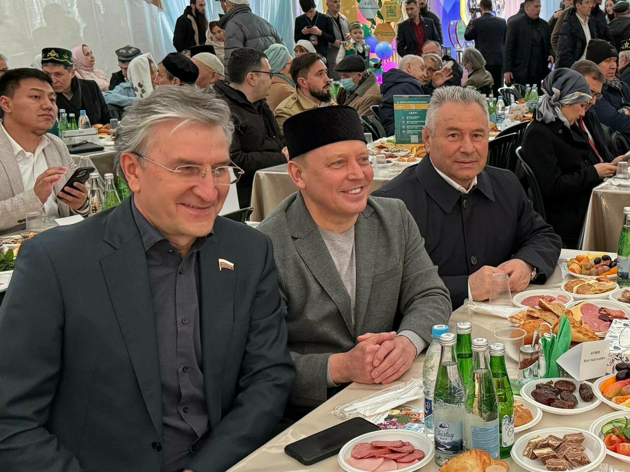 Депутат Айдар Метшин поделился фотографиями с ифтара в Москве с участием Раиса РТ