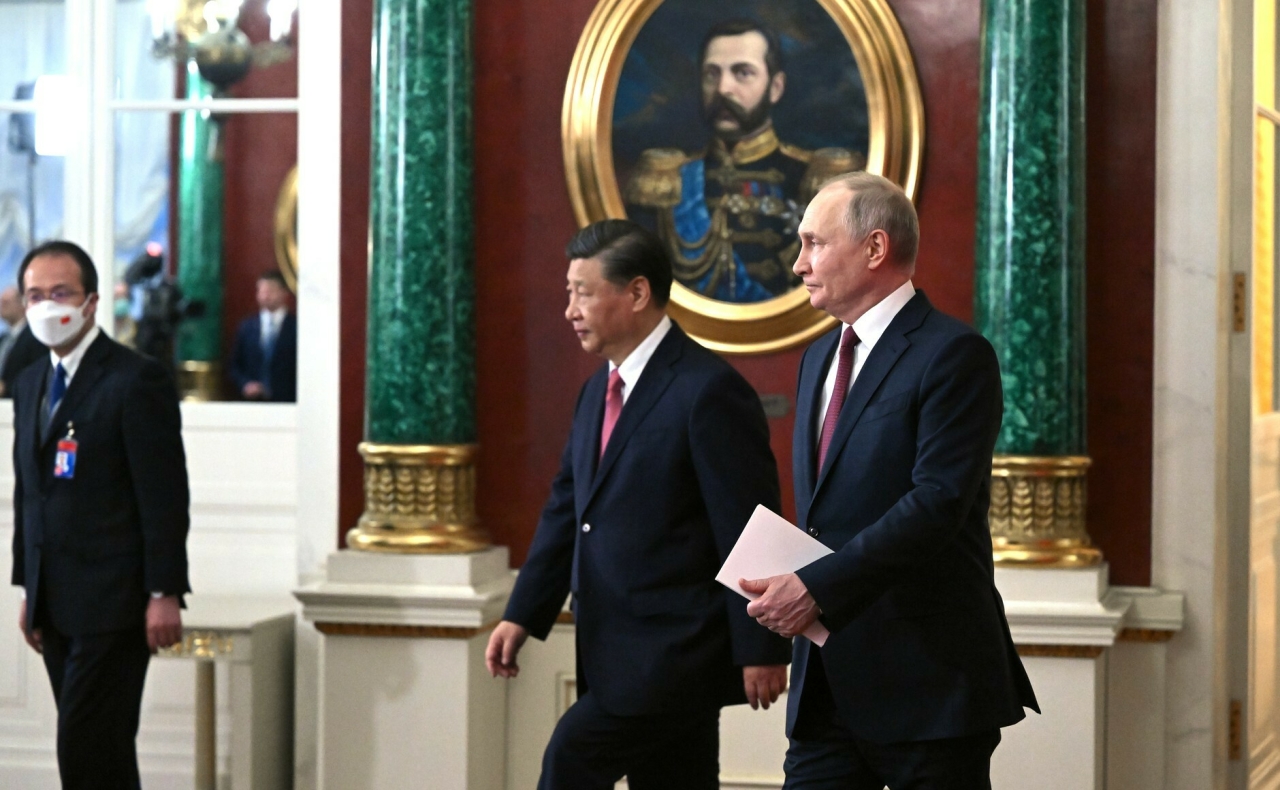 Россия и Китай против санкций США: о чем Путин и Си будут говорить в Казани