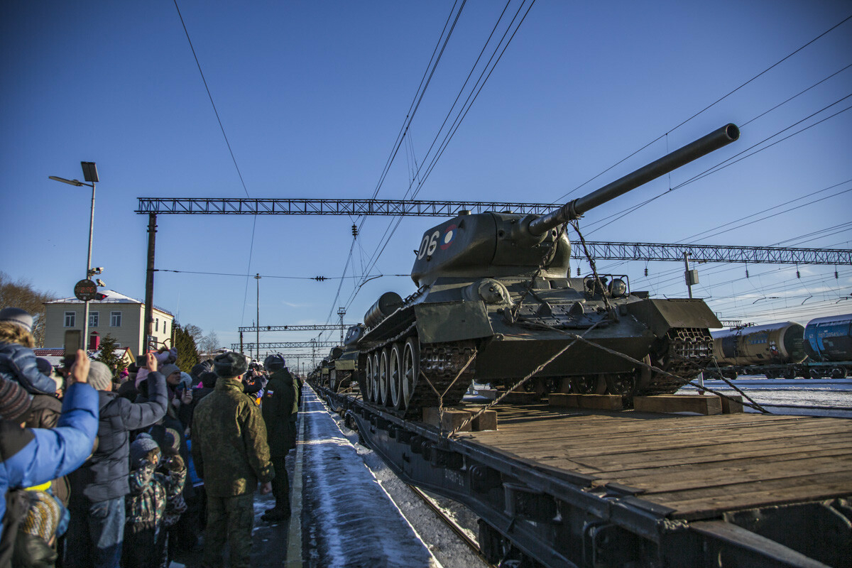Путин поблагодарил лидера Лаоса за передачу танков Т-34