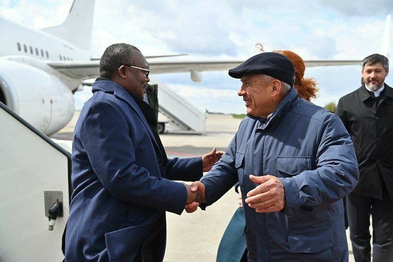 Гвинея-Бисау Президенты Казанга килде - аэропортта аны Миңнеханов каршы алды