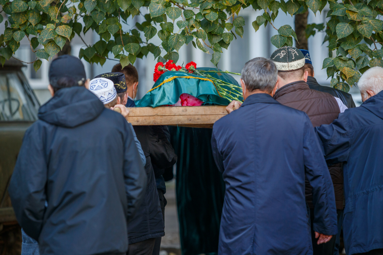 «В исламе нет понятия поминок как такового»: хазрат о суевериях про похороны