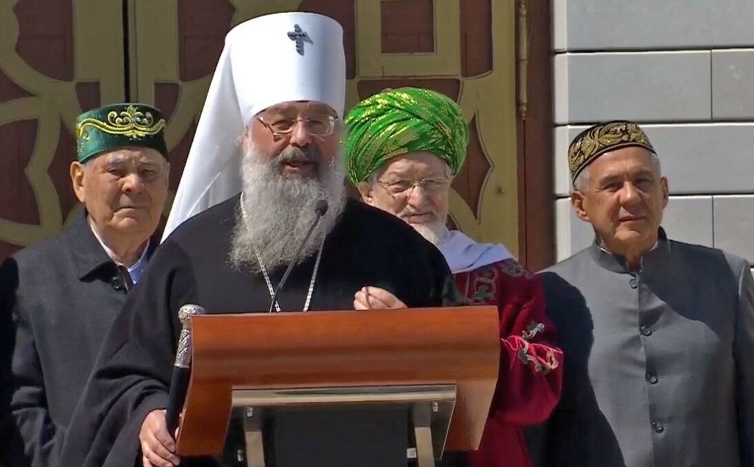 Митрополит Кирилл на татарском языке поприветствовал гостей «Изге Болгар жыены»