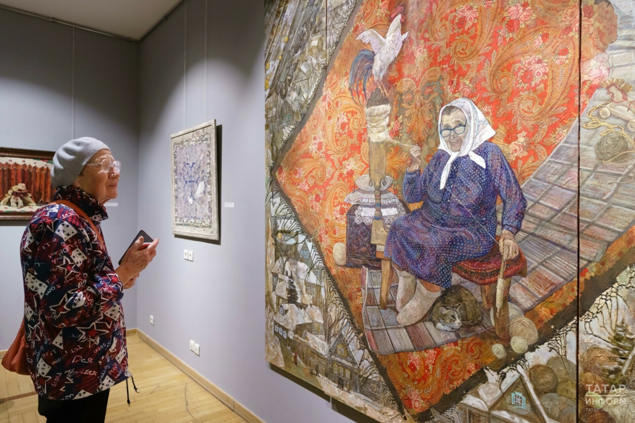 Картины-обереги из платков бабушек: в Казани открылась выставка Елены Титовой