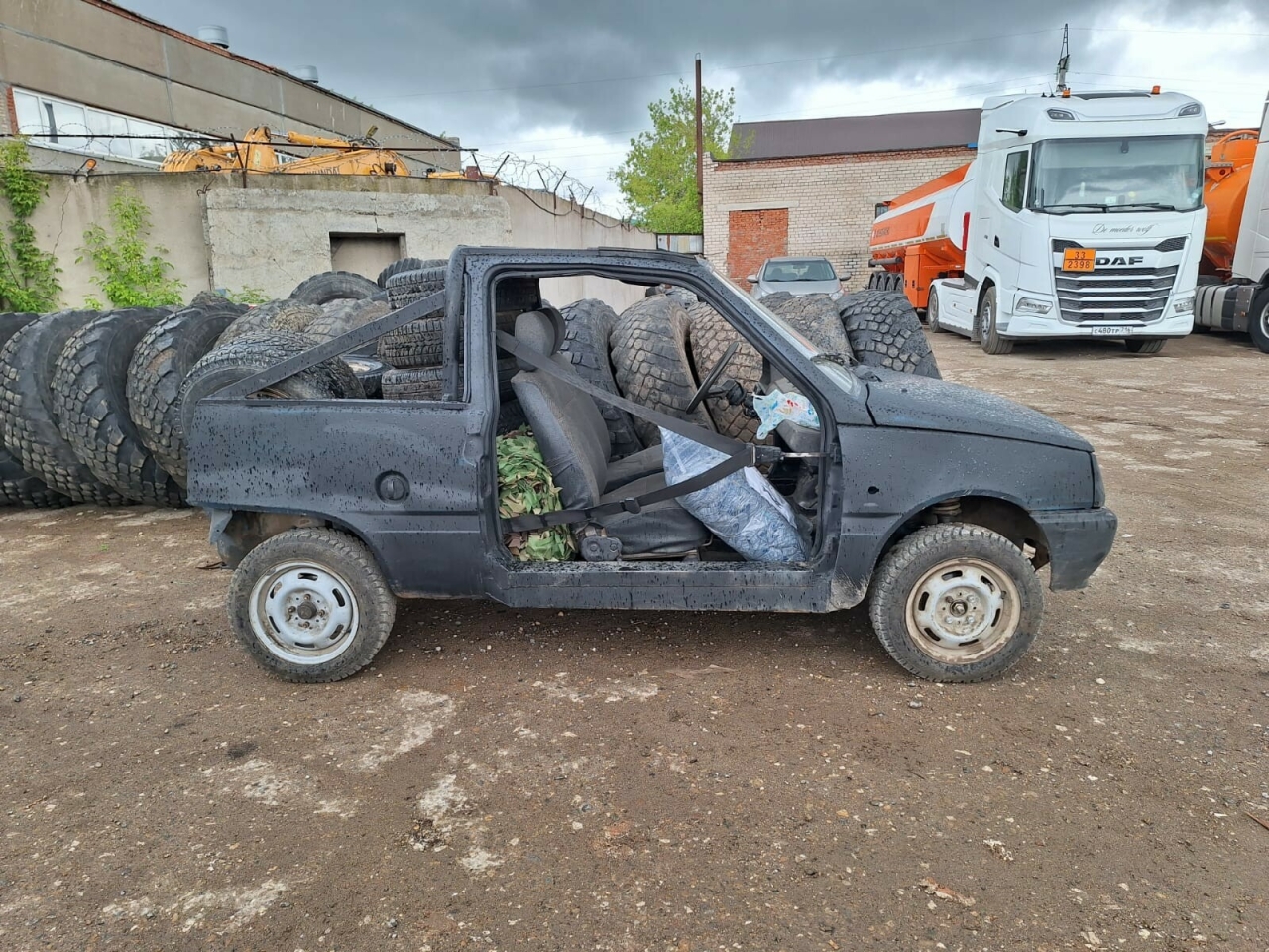 Эвакуационные тележки и автомобиль: нижнекамцы направили на СВО 20 тонн груза