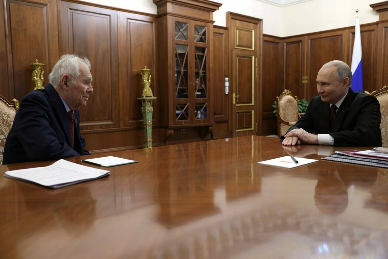 Путин встретился с Рошалем, с которым обменялся рукопожатием на инаугурации
