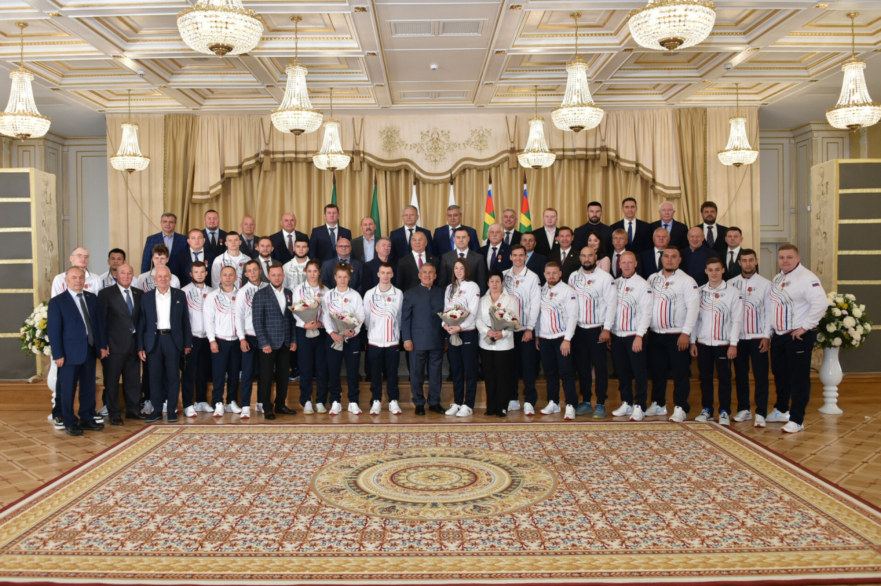 Игры БРИКС составили конкуренцию Олимпиаде: как Минниханов чествовал атлетов Татарстана