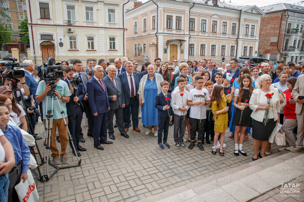 «Хорошо, что есть такие классики»: в Казани почтили память Пушкина