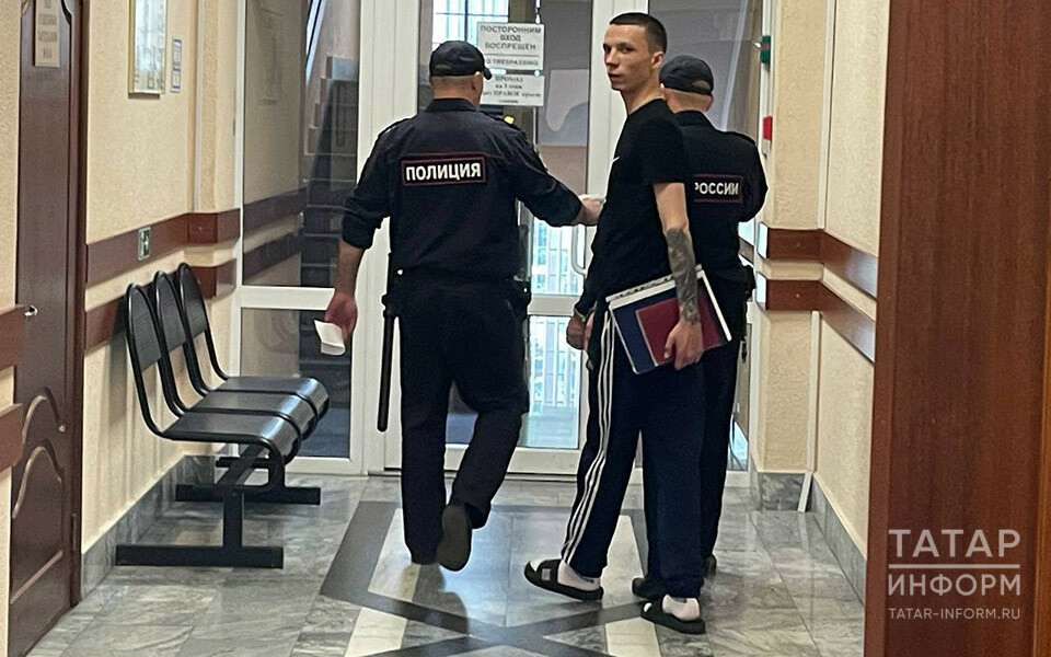 «Я пытался их свести, но не смог»: за татуировки с символикой А.У.Е.* казанцу грозит срок