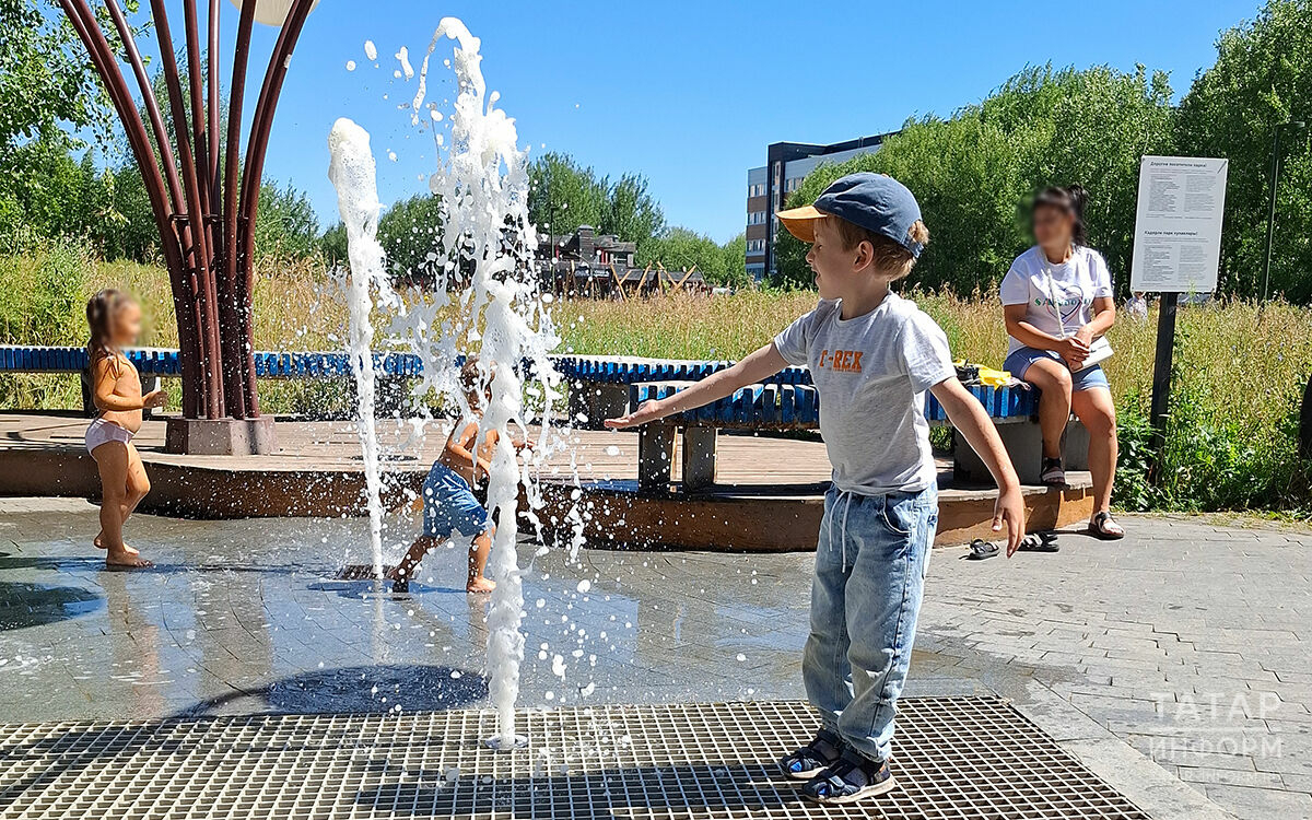 Казанлыларга фонтанда коену һәм яланаяк йөрү тыелуы хакында искәрттеләр