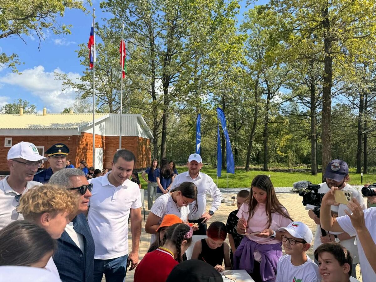 Минниханов осмотрел лагерь «Дубравушка» в Ютазинском районе РТ и пообщался с детьми