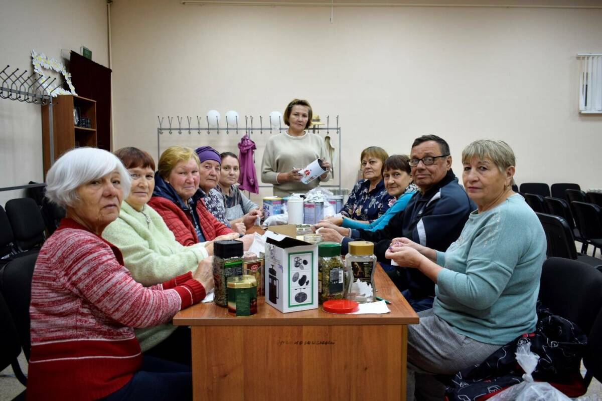 «Очень вкусный»: бавлинцы упаковали 500 пакетиков витаминного чая на СВО