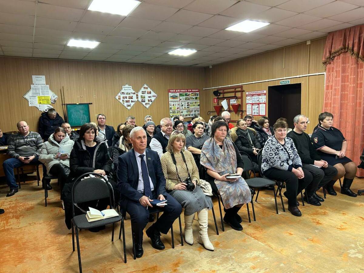 Верхнеуслонцы на встречах попросили о новой школе и профориентации подростков