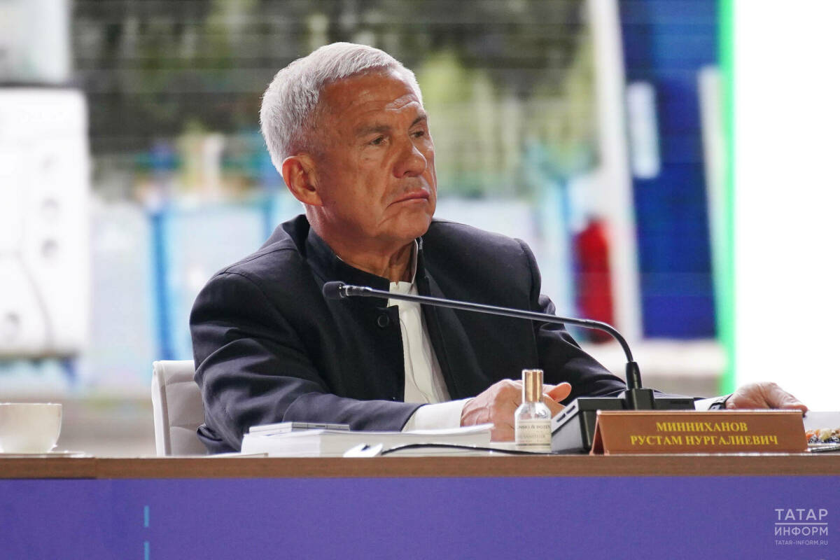 Минниханов: Очень много жалоб на работу общественного транспорта от населения