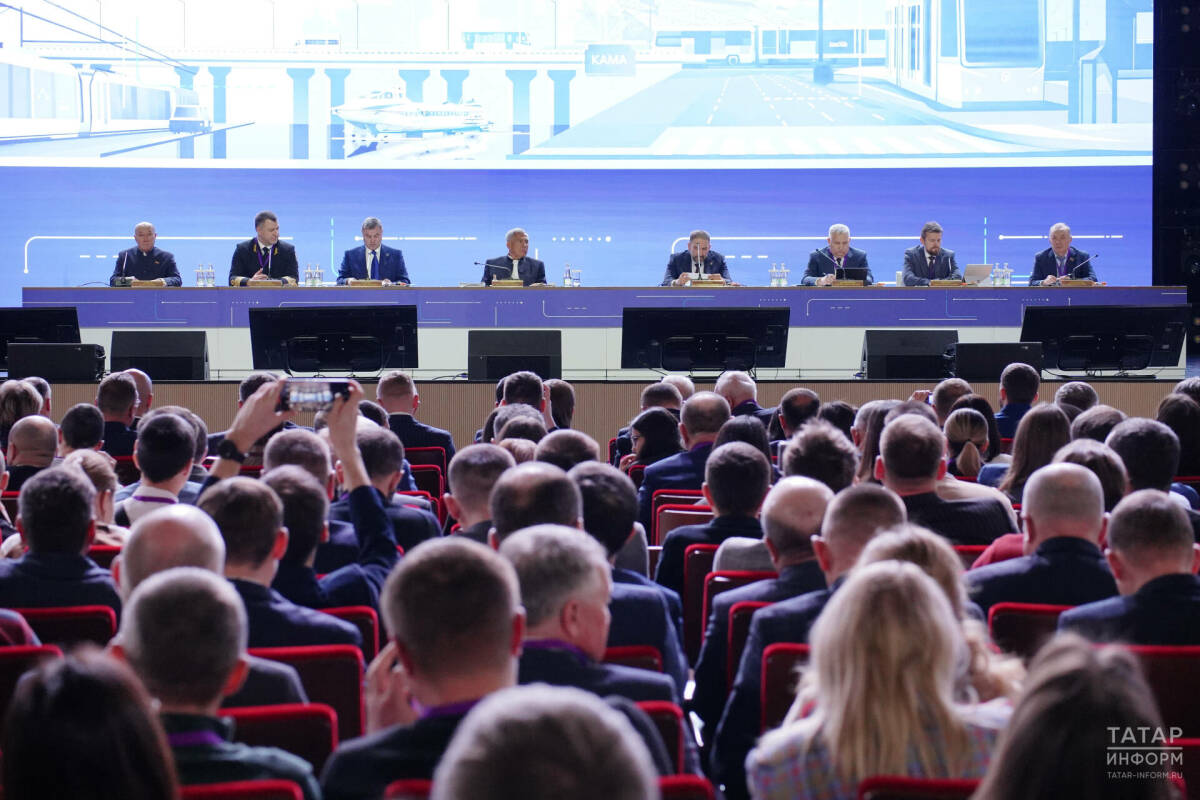 Минниханов – Ханифову: «Самый больной вопрос – работа общественного транспорта»