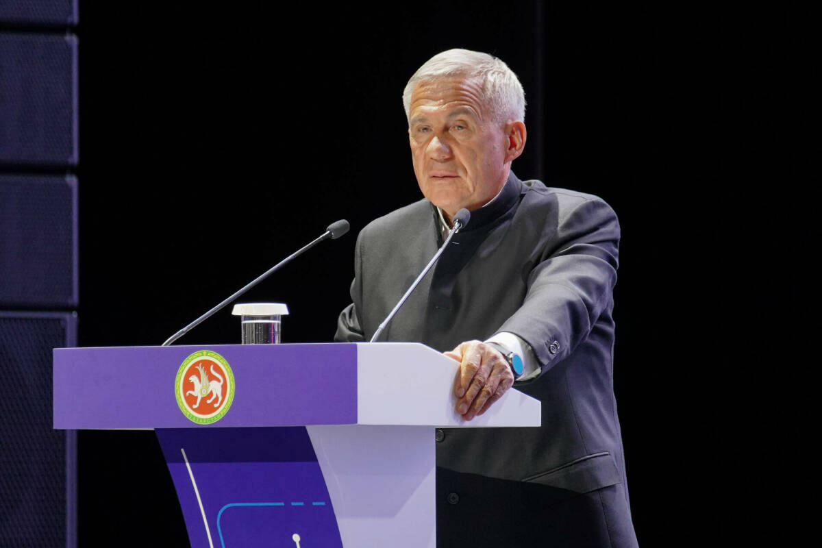 Минниханов призвал жестко бороться со скрытыми номерами на фурах