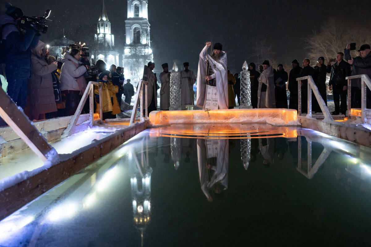 «В этом году условия экстремальные»: как в Раифе прошла Крещенская ночь с купаниями