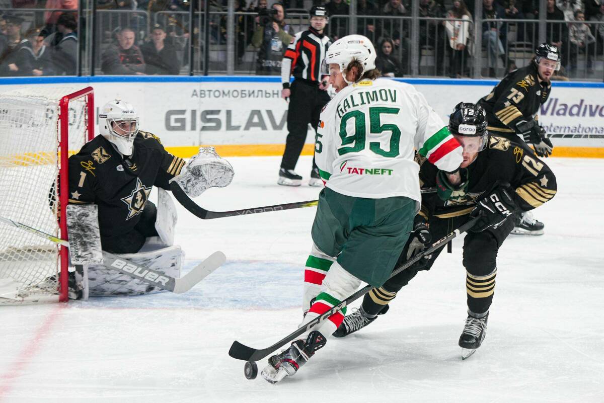 Шайбы Галимова принесли победу «Ак Барсу» в заключительном матче дальневосточной серии