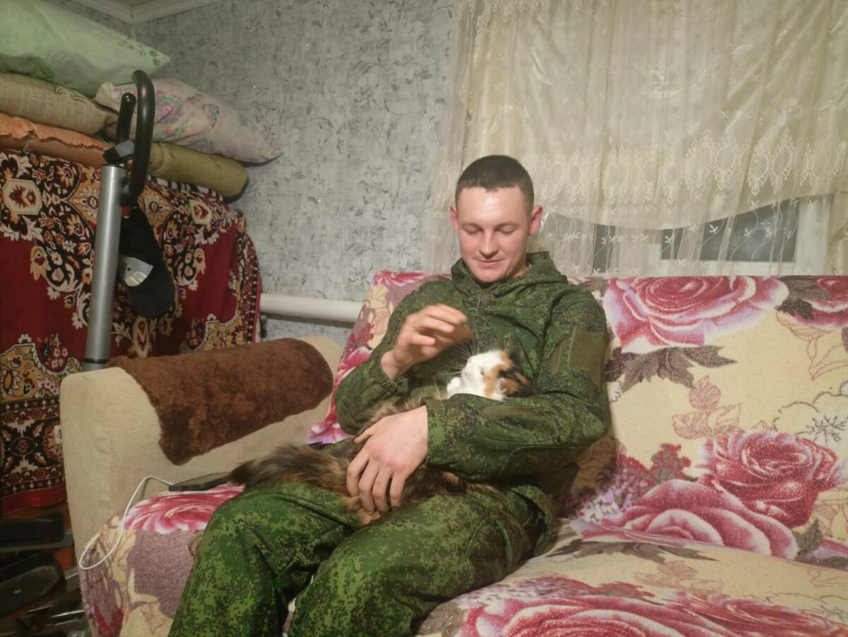 Водитель Лео на СВО: Нельзя ехать медленно, становишься мишенью, а быстро не получается