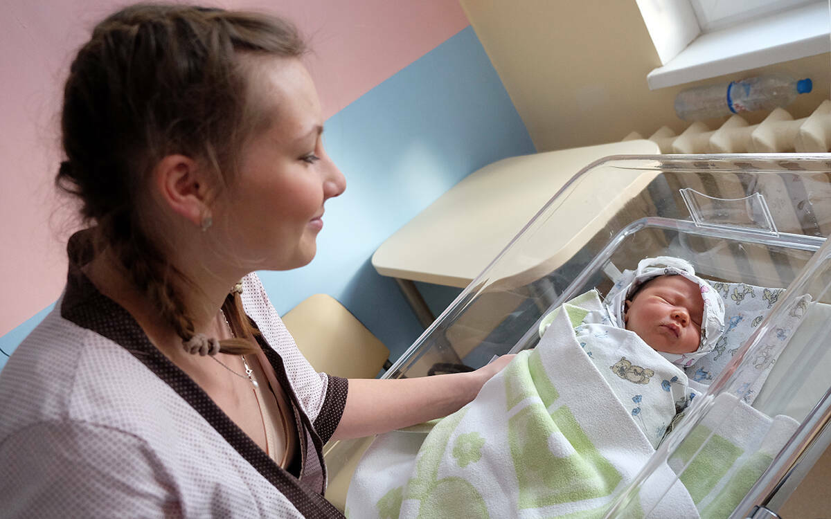 Жительницы Татарстана в 2024 году чаще всего становились мамами в 25–29 лет