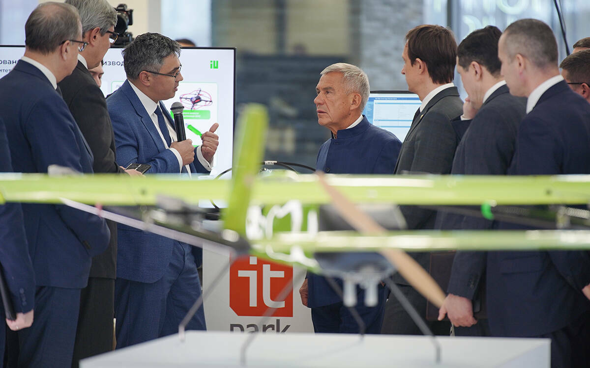 Оповещения о БПЛА и 1 млрд на разработки: о чем просил Минниханова глава Минцифры РТ