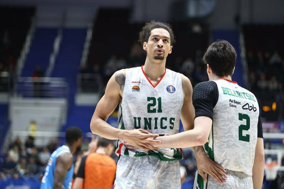 УНИКС разгромил МБА в Москве