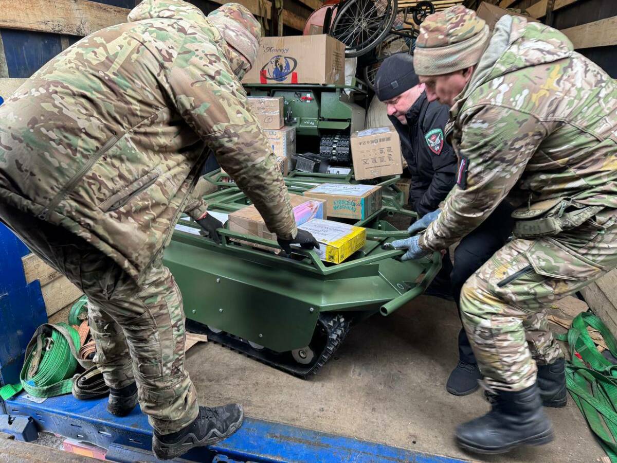 Альметьевск передал военным роботов, медицинские принадлежности, масксети – всего 25 тонн