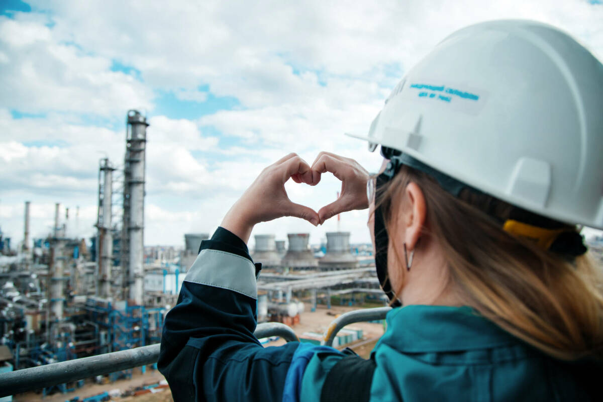 Студенты ведущих вузов страны назвали СИБУР одним из лучших работодателей для молодежи