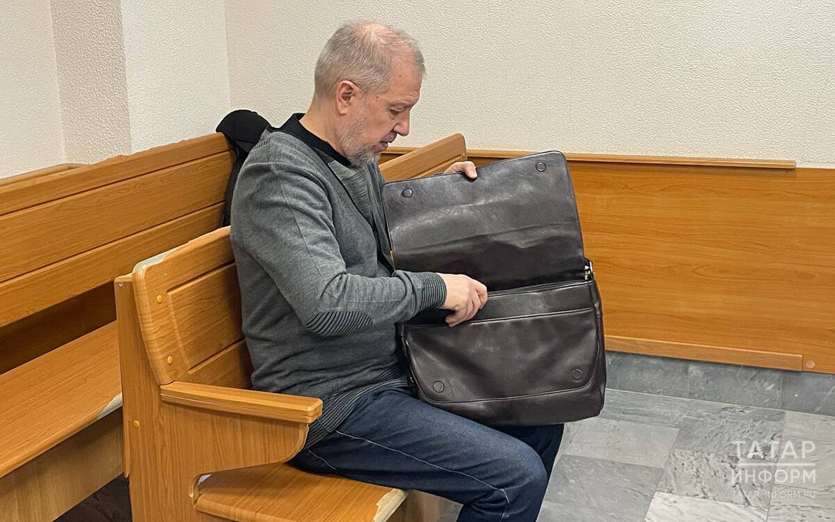 «Курсант, вези-ка мне на дачу перегной»: в Казани судят экс-главу учебного центра ФПС
