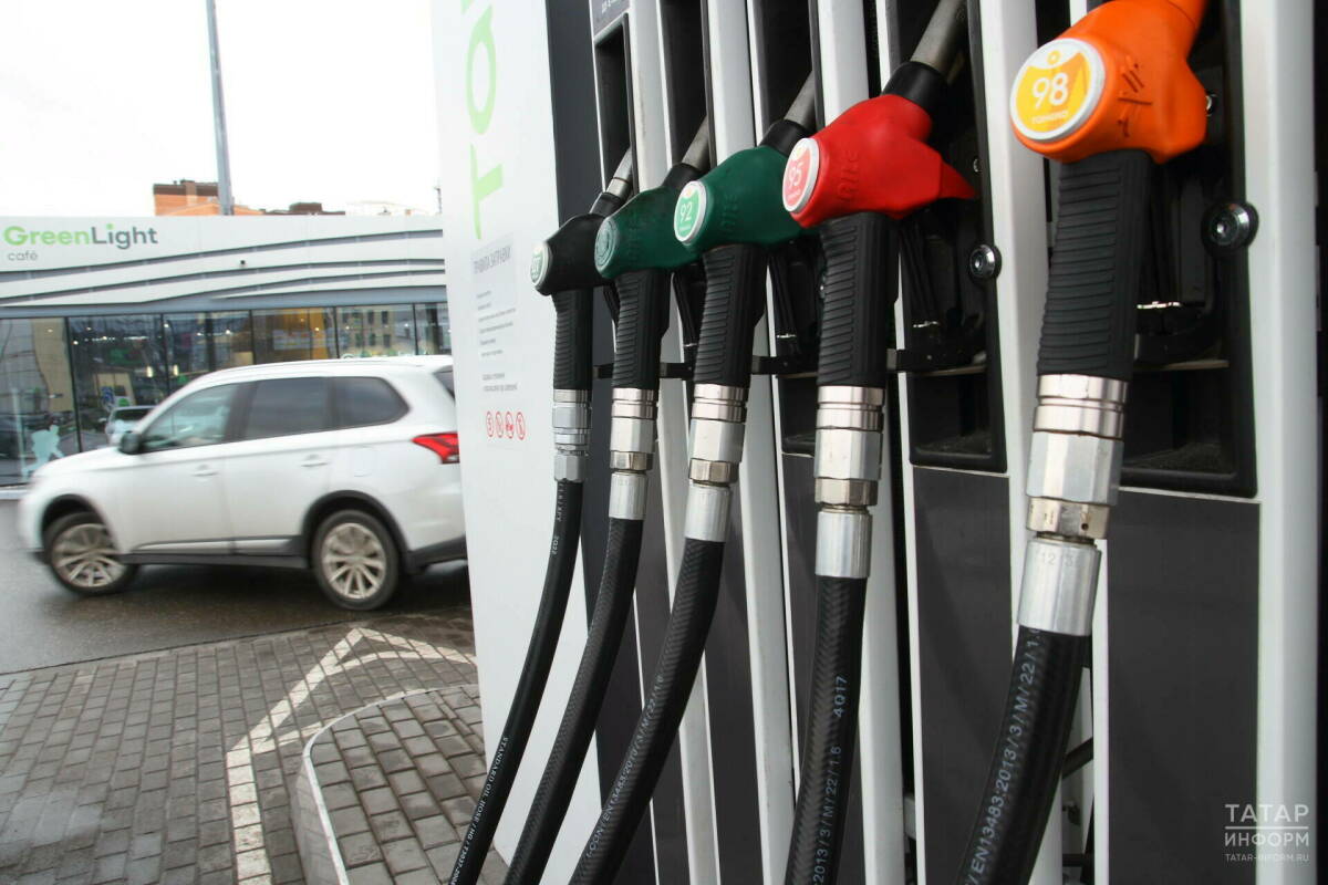 Эксперт дал автомобилистам совет, как сэкономить на горючем