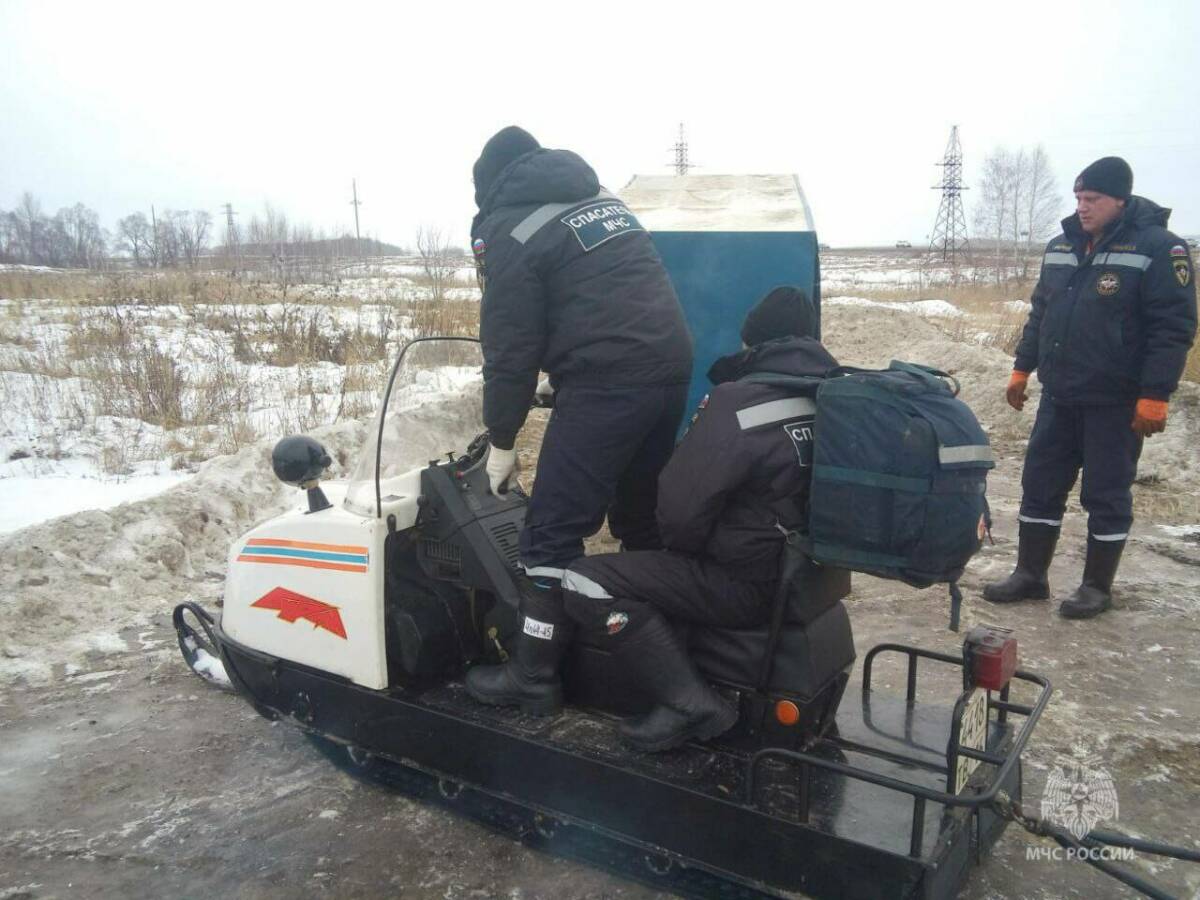 В Татарстане спасатели вывезли из леса лыжницу, которая травмировала ногу